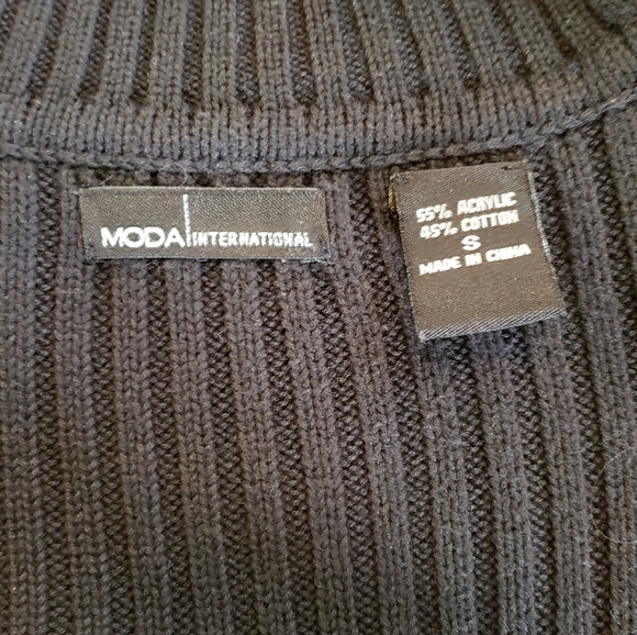 VS Moda International Ribbed sleeveless turtle neck with attached sleeves - Picture 6 of 10